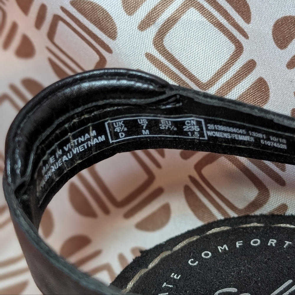 Clark's Women's Black Leather Strappy Sandals - Picture 4 of 4
